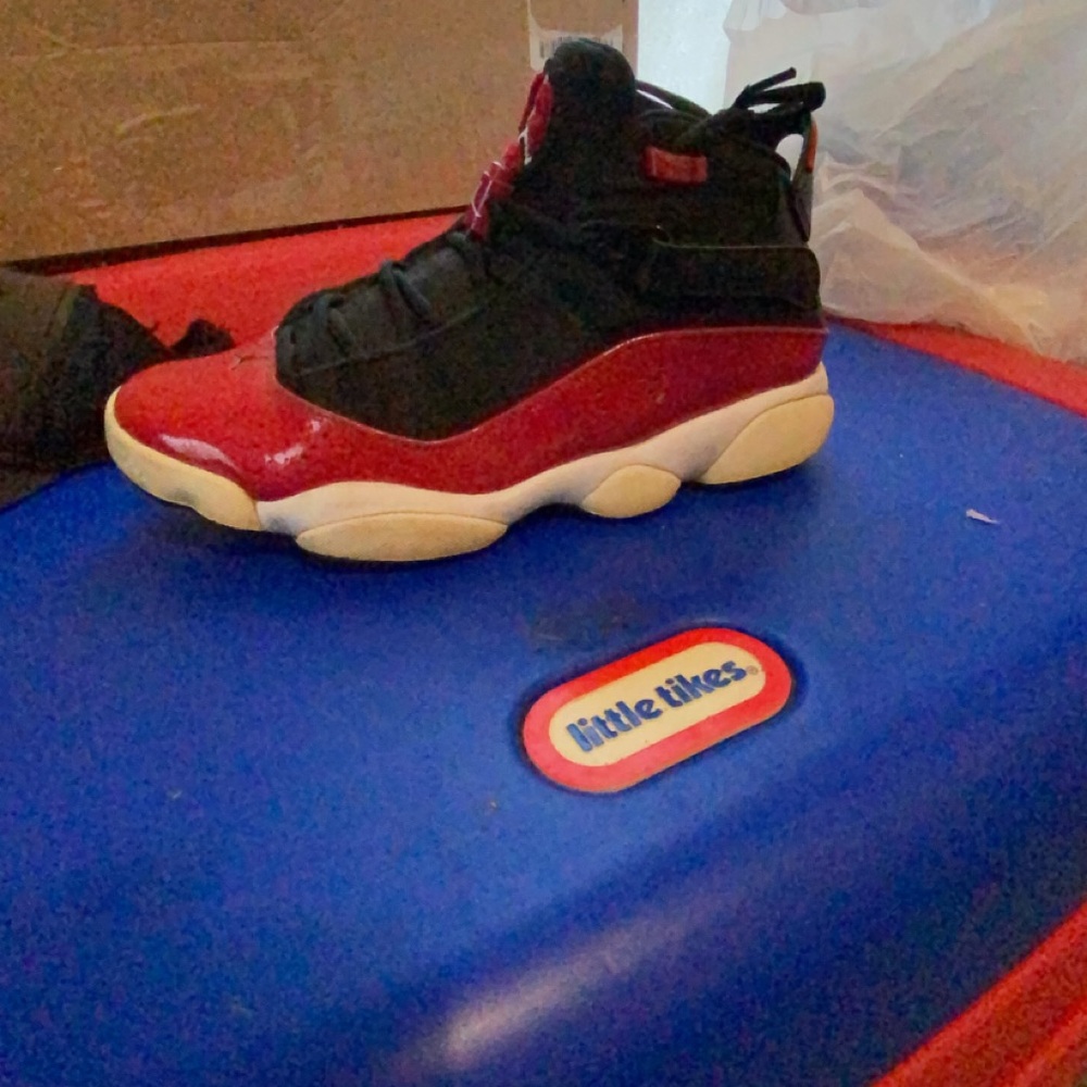 Size 9 Jordan 6 ring men’s
